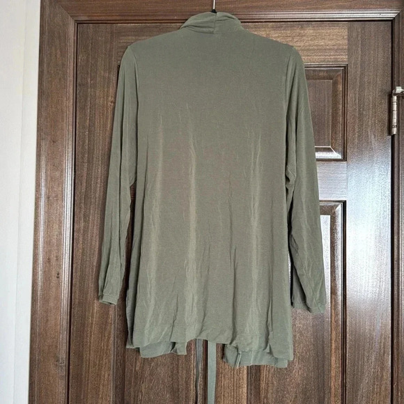 Duluth Trading Company - green cardigan, small. EUC - Picture 7 of 7